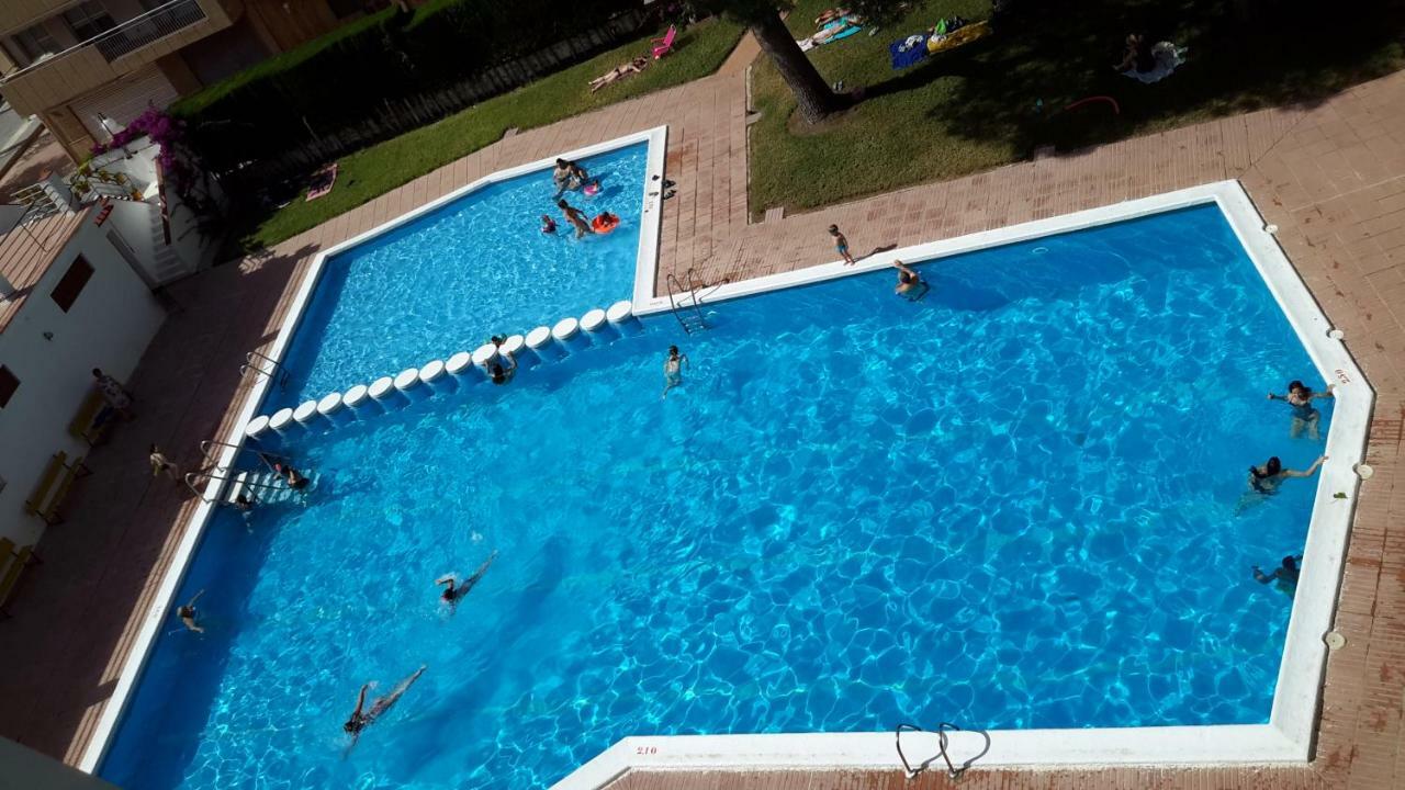 Apartment In Salou, Escaladei Bagian luar foto